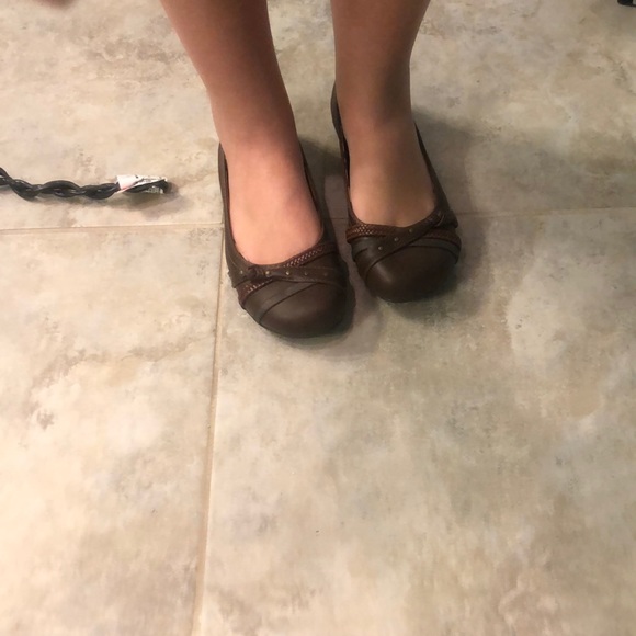 Brown flats! - Picture 6 of 6